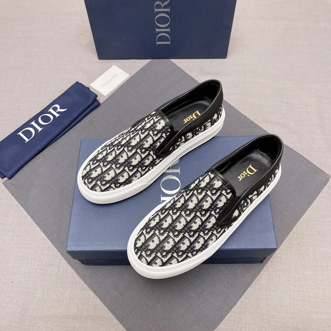 P380, Dior series casual shoes 👟🔥[Dior] Dior's new casual men's shoes are launched in Hong Kong counters. Official website 1:1 production. Original Italian materials. Designed by European and American masters. Perfect shape to create counter quality, solid color rubber wear-resistant outsole and classic dazzling head! Super versatile and very comfortable. High-end without losing taste, fashionable and novel! ! Absolute focus! Code number: 38-44, four colors available (45 can be customized, cannot be returned or exchanged) No. 005
